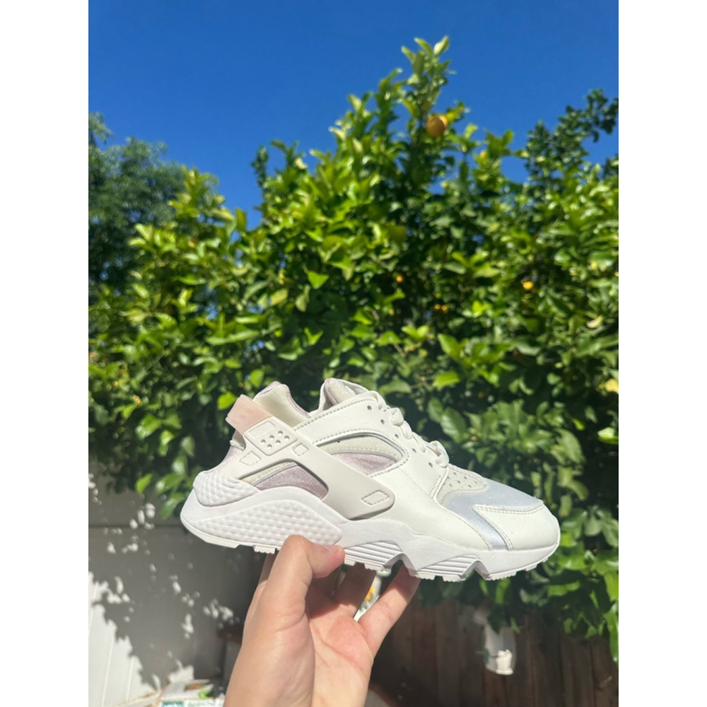 Women's Nike Air Huarache Sneakers Size 7 Sail/Light Bone/Fossil Stone dh4439104